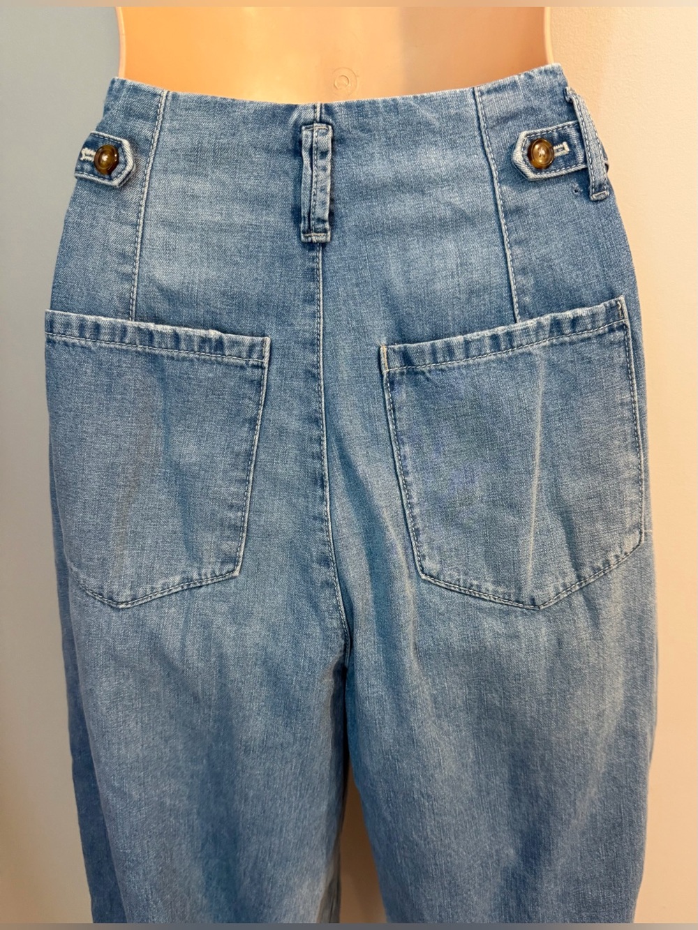 FREE PEOPLE Carrot Pleated Ankle Button Fly Jean Size 2 - Picture 6 of 9